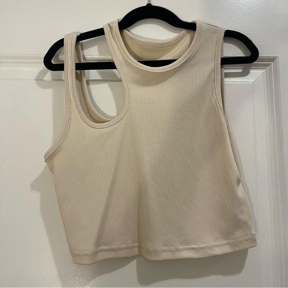 SIZE S | Green crop AND cream crop - Picture 3 of 3